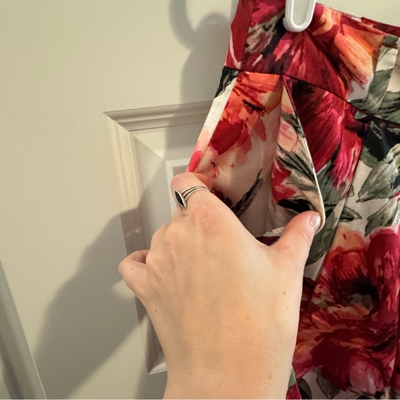 White House Black Market Red and White Floral A-Line Skirt - Picture 5 of 5